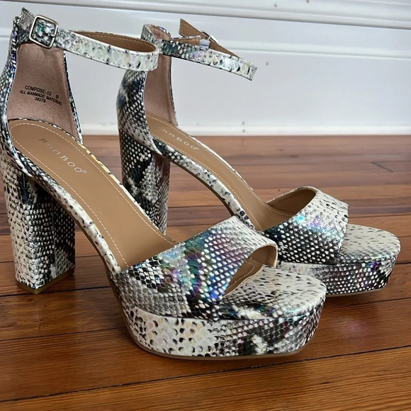 Bamboo "Compose" Platform Block Heels in Iridescent Snakeskin - NIB - Size 9 - Picture 4 of 13